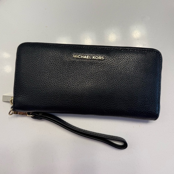 Michael Kors Large Continental Wallet - Picture 1 of 4